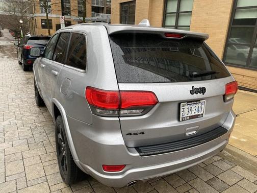 Photo 5 of 37 of 2015 Jeep Grand Cherokee Altitude