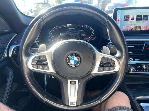 Carbon Black Metallic 2022 BMW M550 i Xdrive
