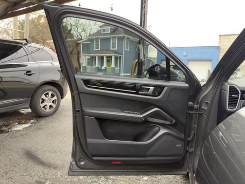 2020 Porsche Cayenne Cayenne