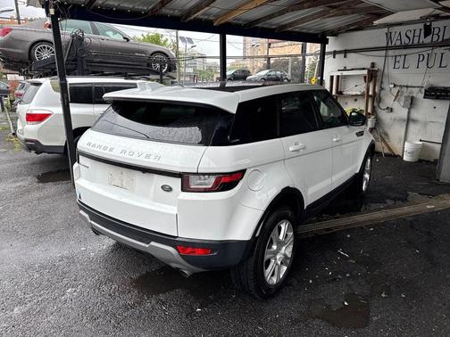 Fuji White 2018 Land Rover Range Rover Evoque SE Premium