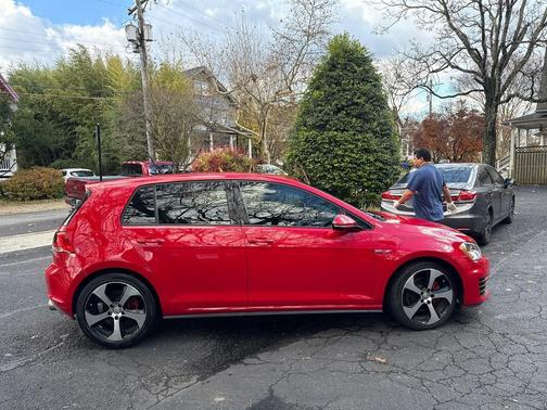 2017 Volkswagen Golf GTI 2.0T S 4-Door