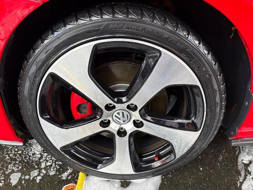 2017 Volkswagen Golf GTI 2.0T S 4-Door