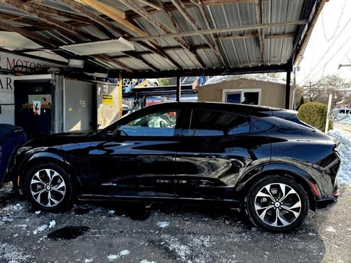 2021 Ford Mustang Mach-E Premium