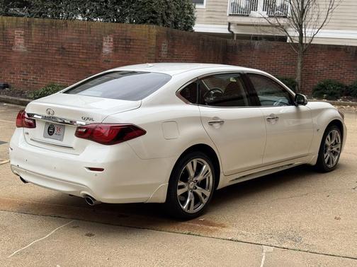 2017 INFINITI Q70L 3.7X
