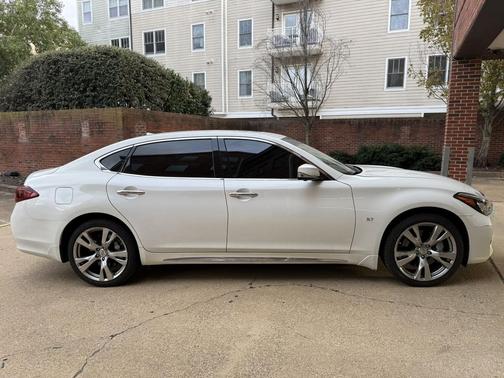 2017 INFINITI Q70L 3.7X