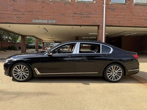 2018 BMW 750 i xDrive