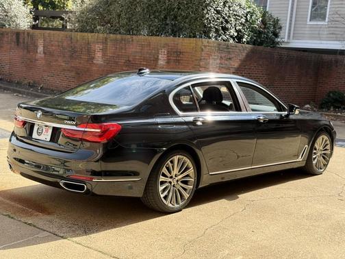 2018 BMW 750 i xDrive