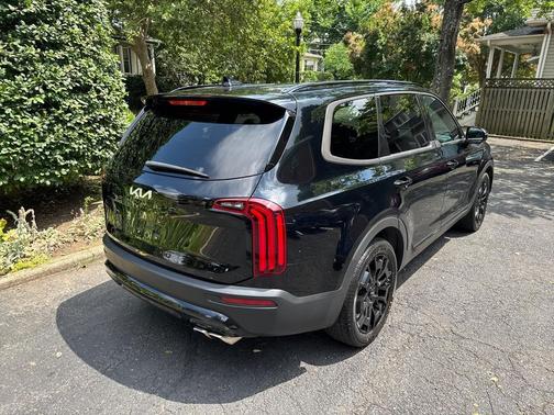Ebony Black 2022 Kia Telluride SX