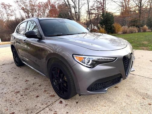 2020 Alfa Romeo Stelvio Ti Sport Carbon