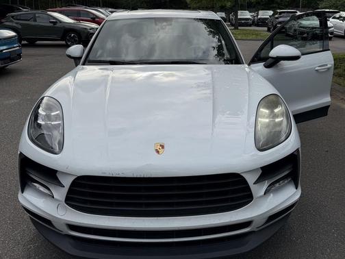 Carrara White Metallic 2020 Porsche Macan Macan