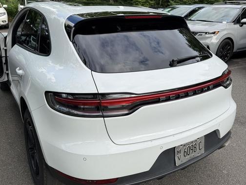 Carrara White Metallic 2020 Porsche Macan Macan