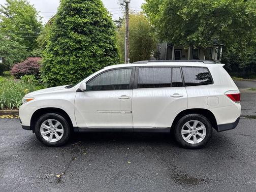 Blizzard Pearl 2012 Toyota Highlander SE