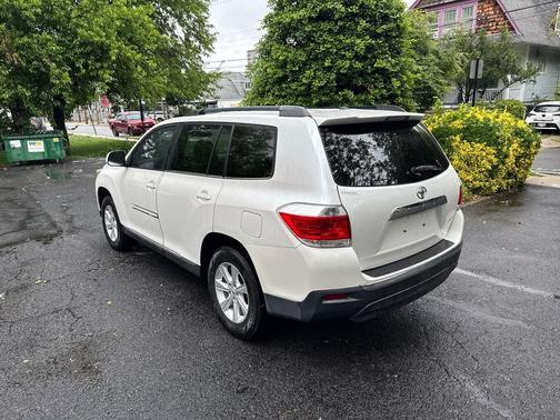 Blizzard Pearl 2012 Toyota Highlander SE