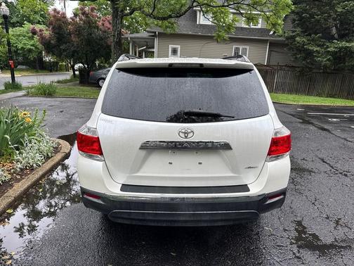 Blizzard Pearl 2012 Toyota Highlander SE
