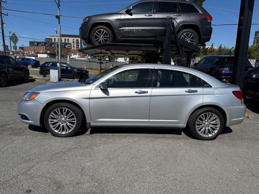 2012 Chrysler 200 Limited