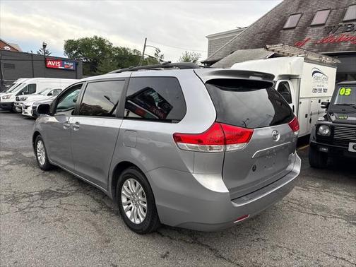 2013 Toyota Sienna XLE