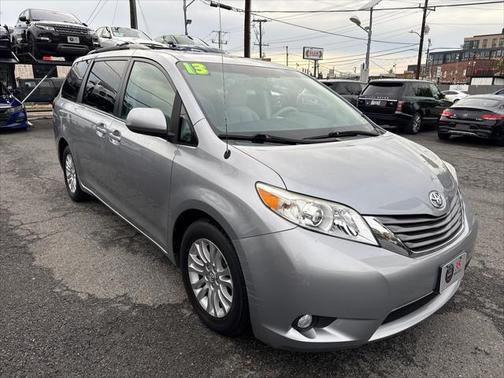 2013 Toyota Sienna XLE