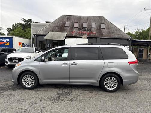 2013 Toyota Sienna XLE
