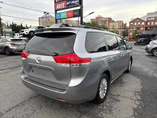 2013 Toyota Sienna XLE