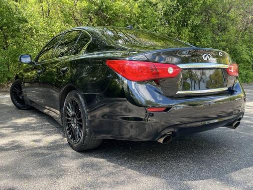 Black 2015 INFINITI Q50 Premium
