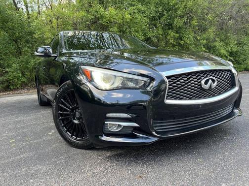 Black 2015 INFINITI Q50 Premium
