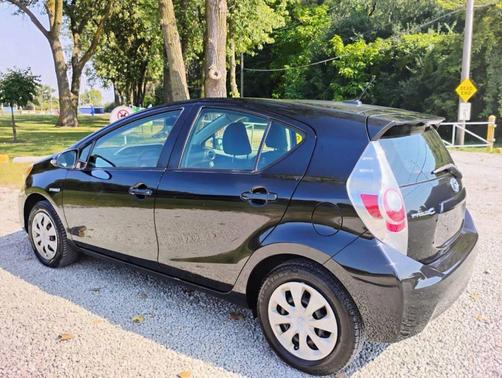 2014 Toyota Prius c Three