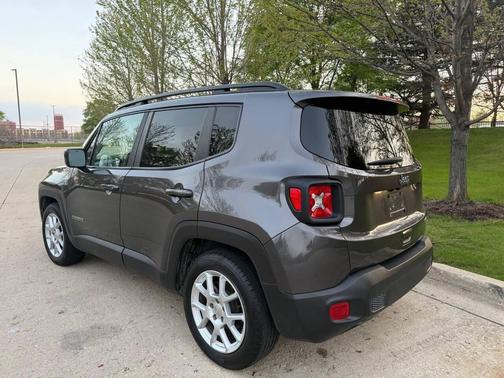 Granite Crystal Metallic Clearcoat 2021 Jeep Renegade Latitude