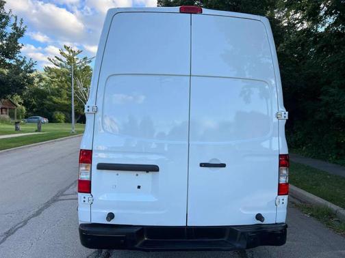 2017 Nissan NV Cargo NV2500 HD SV V6