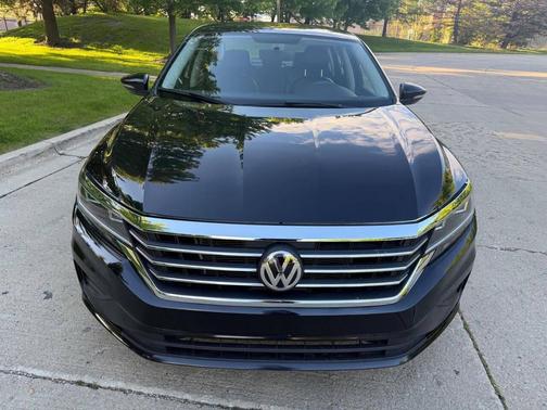 Deep Black Pearl 2020 Volkswagen Passat 2.0T S