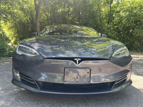 Gray 2019 Tesla Model S Performance