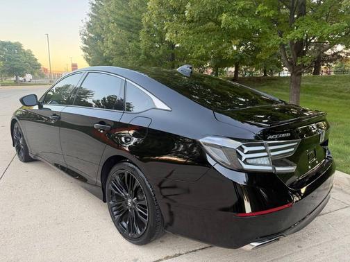 Crystal Black Pearl 2018 Honda Accord Sport 2.0T