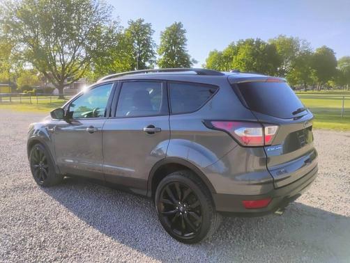 Magnetic Metallic 2017 Ford Escape SE
