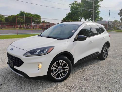 Star White Metallic Tri-Coat 2020 Ford Escape SEL