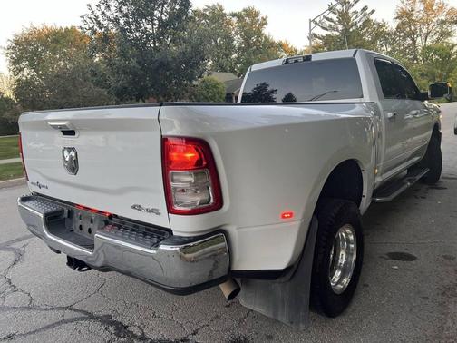 2022 RAM 3500 Lone Star Crew Cab 4x4 8' Box