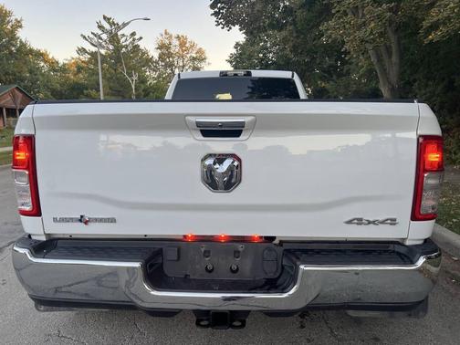 2022 RAM 3500 Lone Star Crew Cab 4x4 8' Box