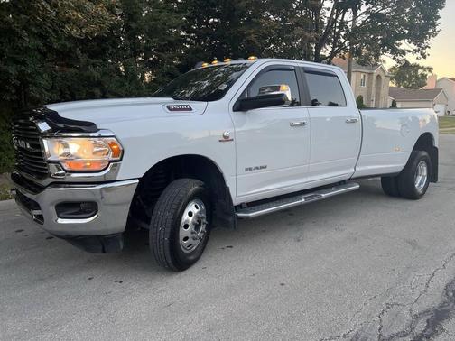 2022 RAM 3500 Lone Star Crew Cab 4x4 8' Box