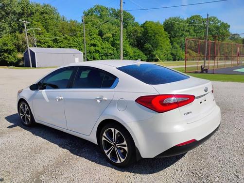 Snow White Pearl 2014 Kia Forte EX