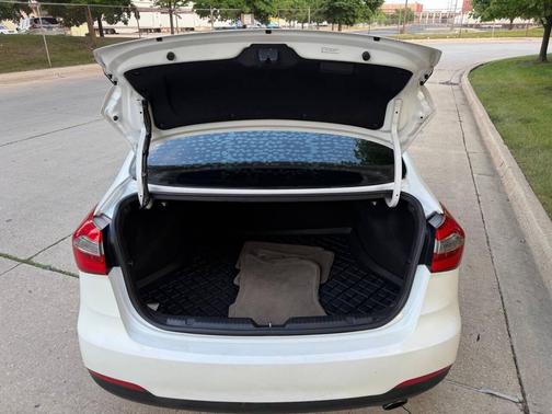 Snow White Pearl 2014 Kia Forte EX