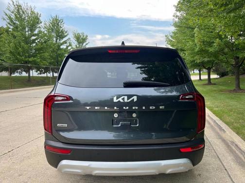 2022 Kia Telluride LX