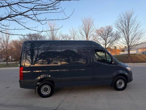 2019 Mercedes-Benz Sprinter 2500 Standard Roof