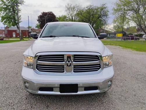 Bright White Clearcoat 2016 RAM 1500 Big Horn