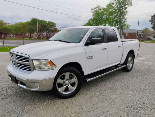 Bright White Clearcoat 2016 RAM 1500 Big Horn