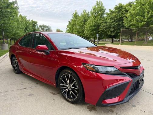 Supersonic Red 2021 Toyota Camry SE