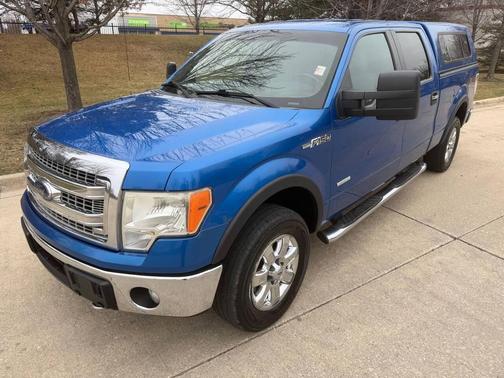 Blue 2014 Ford F-150 XLT