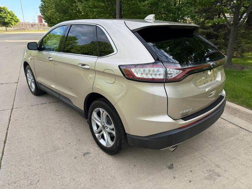 White Gold Metallic 2018 Ford Edge Titanium