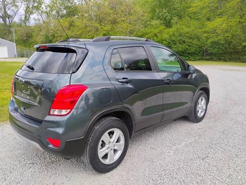 Shadow Gray Metallic 2021 Chevrolet Trax LT