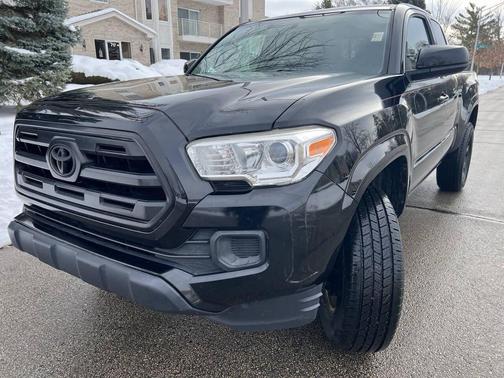 2016 Toyota Tacoma SR