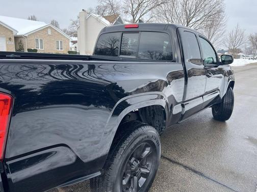 2016 Toyota Tacoma SR
