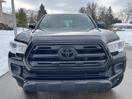 2016 Toyota Tacoma SR
