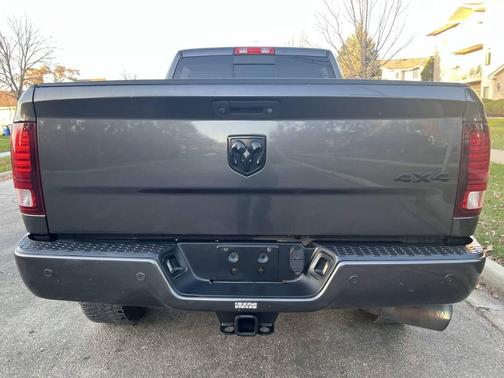 2017 RAM 2500 Laramie Crew Cab 4x4 6'4' Box